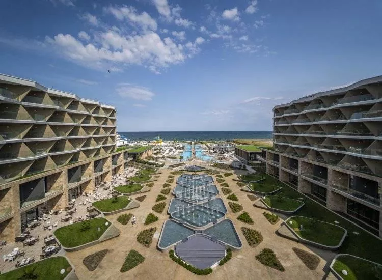 Wave Resort 